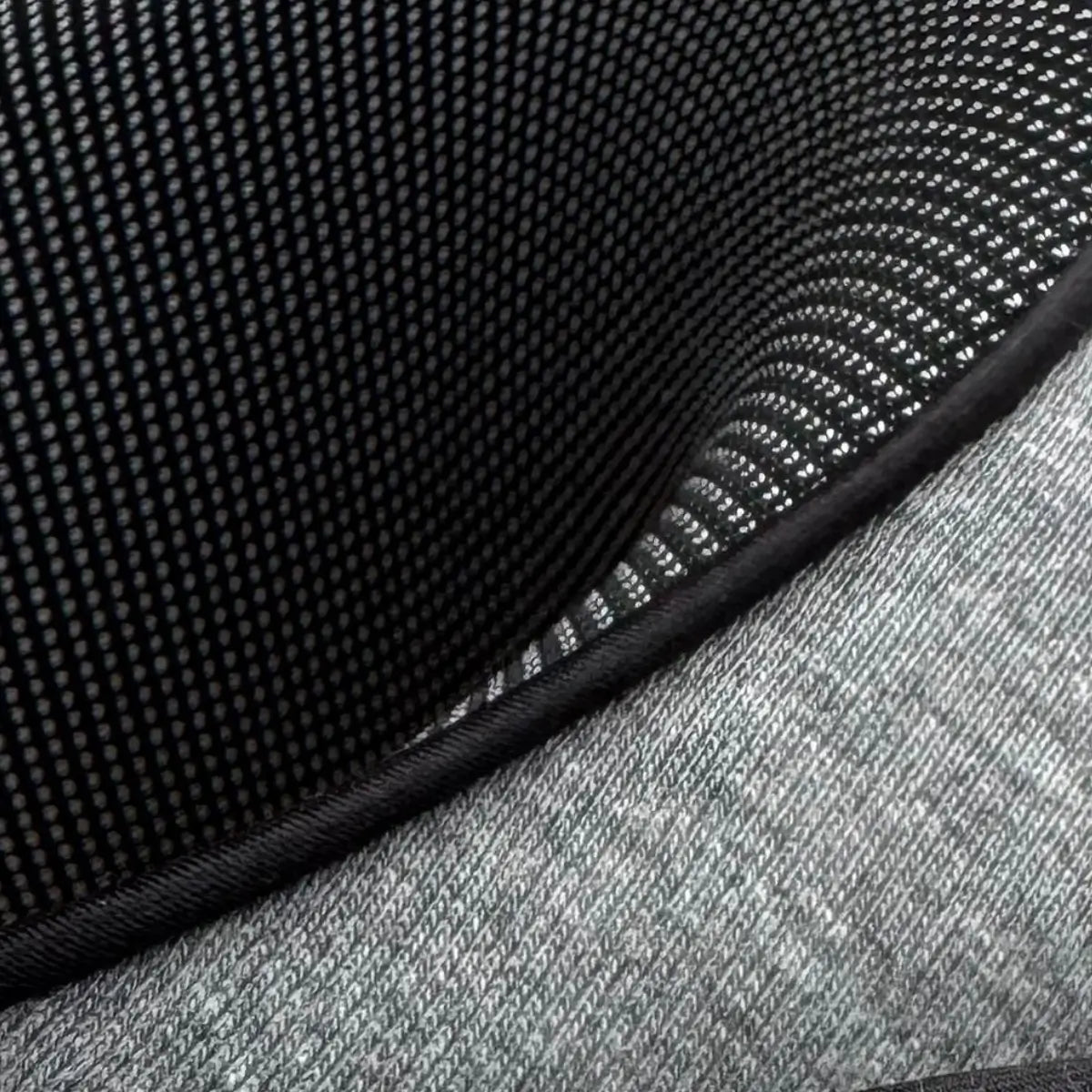 EaseWrap - Ergonomic Travel Pillow